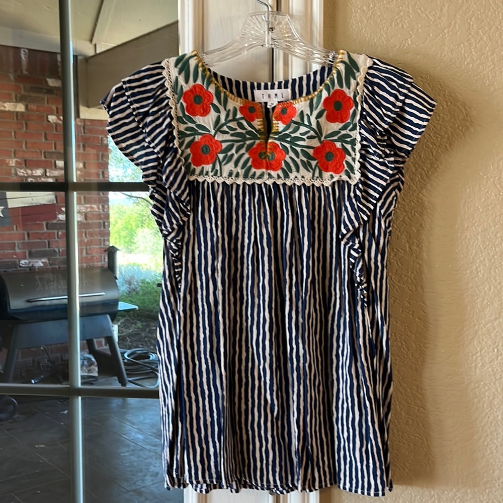THML Size Medium Top